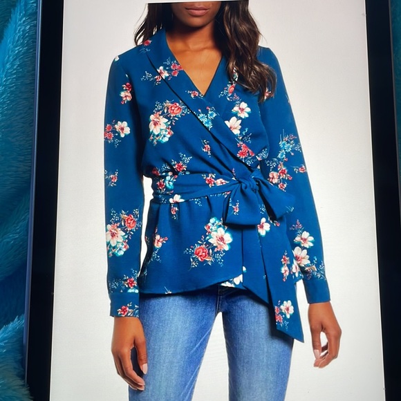 GIBSONLOOK Gibson Wrap Blouse - Picture 1 of 7